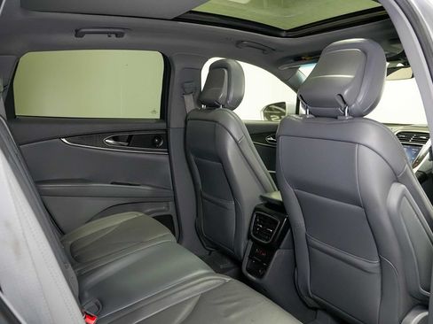 Used 2020 Lincoln Nautilus Reserve w/ Cargo Utility Package AWD/4WD image 21