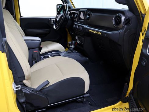 Used 2019 Jeep Wrangler Sport AWD/4WD image 33