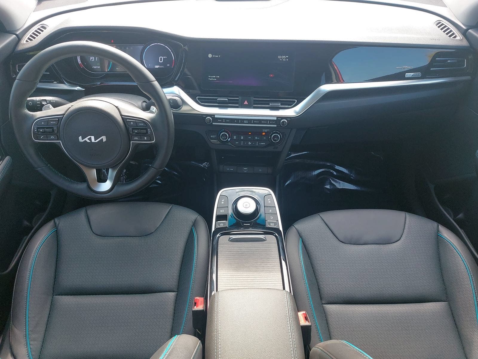 Used 2022 Kia Niro EX Premium w/ Cold Weather Package FWD image 9