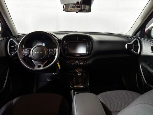Used 2023 Kia Soul LX FWD image 12