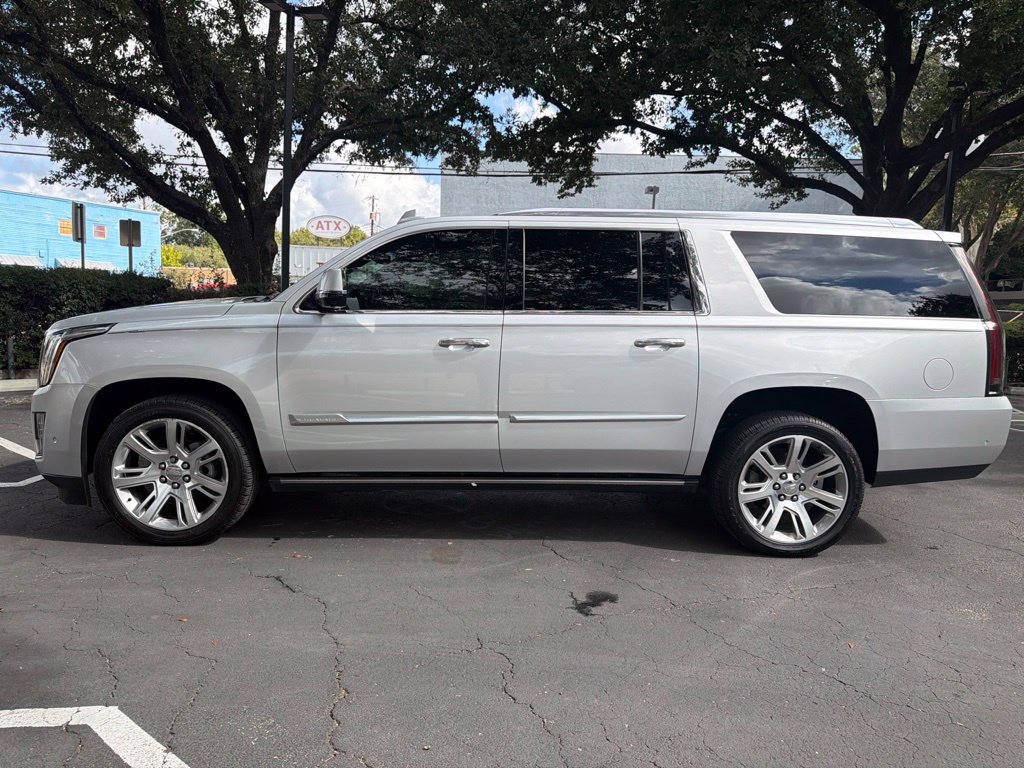 Used 2019 Cadillac Escalade ESV Premium Luxury AWD/4WD image 4