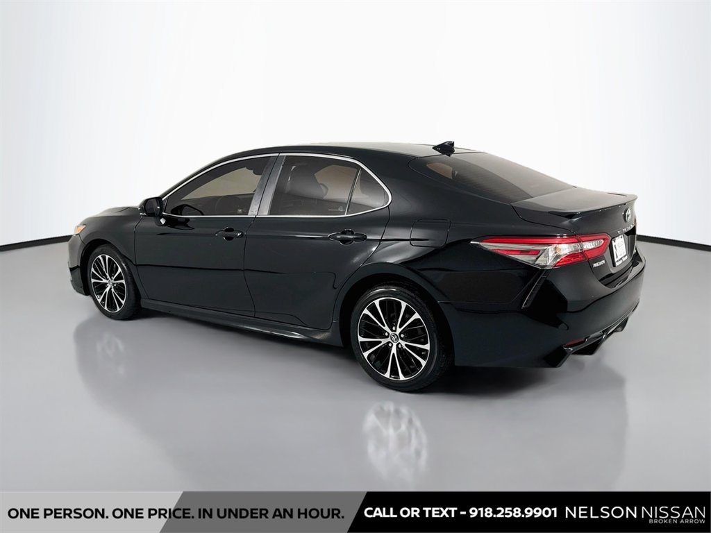 Used 2018 Toyota Camry SE w/ Audio Package FWD image 7
