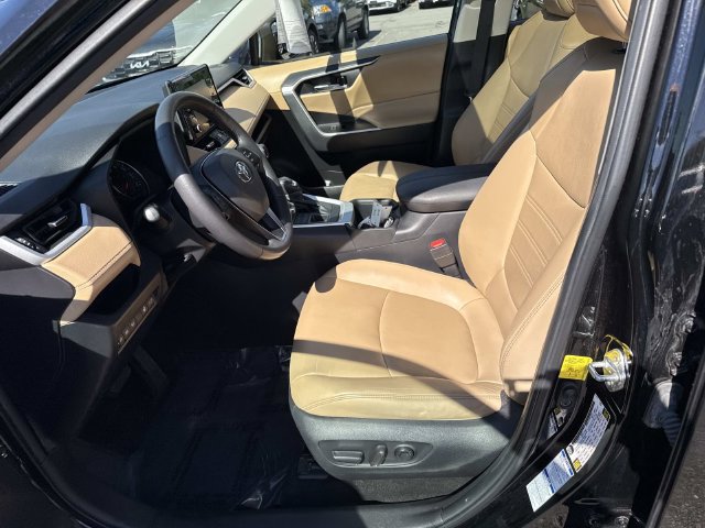 Used 2022 Toyota RAV4 XLE Premium AWD/4WD image 14