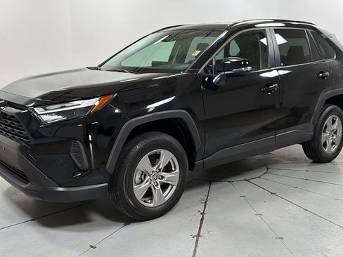 Used 2025 Toyota RAV4 XLE image 1