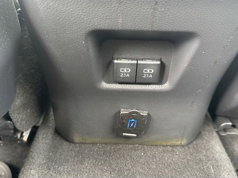 Used 2019 Toyota RAV4 XLE FWD image 27