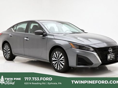 Used 2024 Nissan Altima 2.5 SV image 1