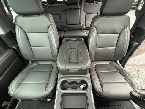 Used 2019 Chevrolet Silverado 1500 RST AWD/4WD image 16