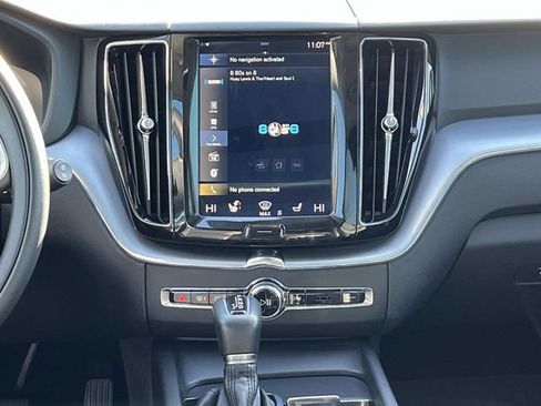 Used 2020 Volvo XC60 T5 Momentum image 15