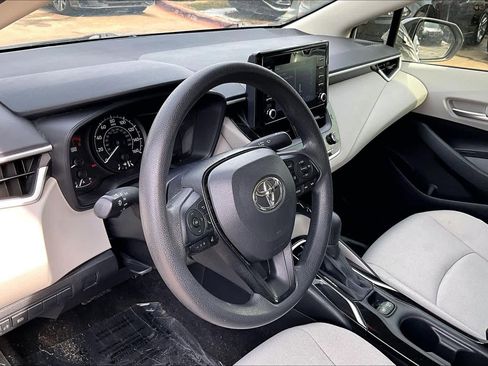 Used 2020 Toyota Corolla L image 16