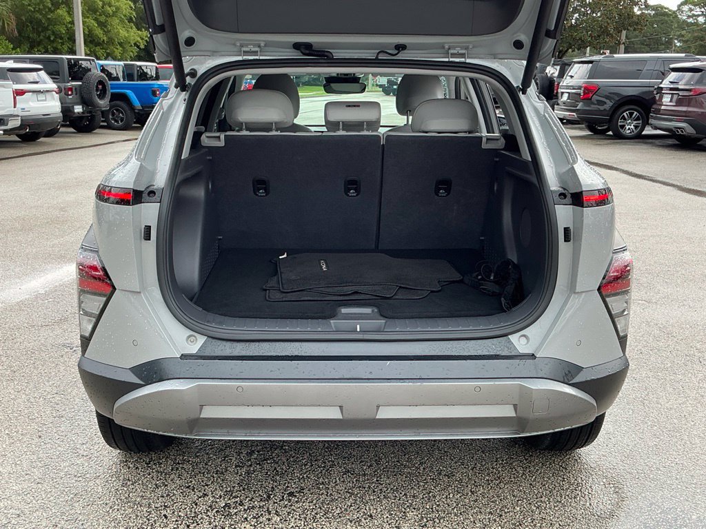 Used 2025 Hyundai Kona Limited FWD image 19