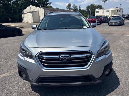 Used 2018 Subaru Outback 2.5i Limited AWD/4WD image 3