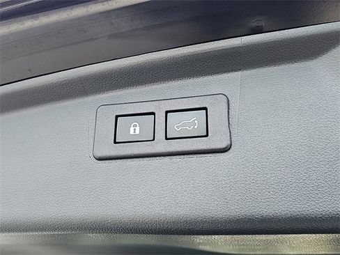 Used 2021 Subaru Outback Premium image 31