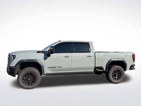 Used 2024 GMC Sierra 2500 AT4X image 8