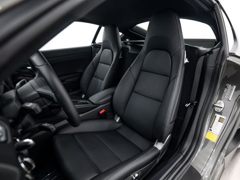 Certified 2025 Porsche 718 Cayman S RWD image 5