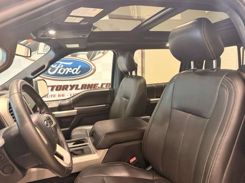 Used 2019 Ford F150 Lariat w/ Equipment Group 502A Luxury AWD/4WD image 16
