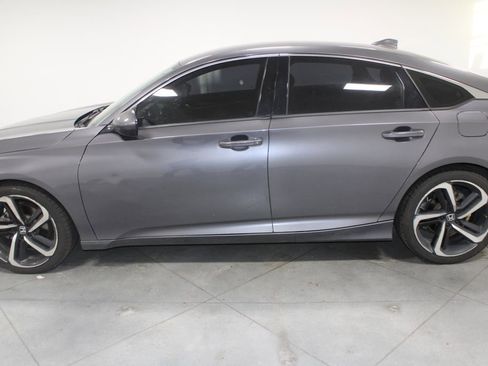Used 2018 Honda Accord Sport image 6