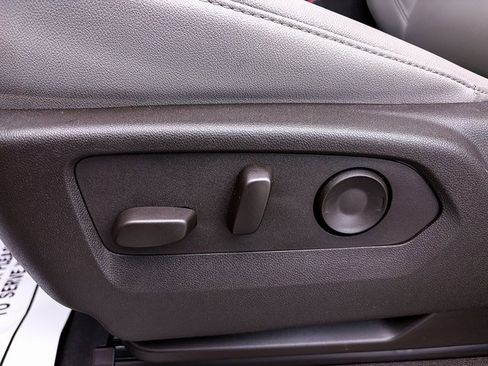 Used 2025 Chevrolet Tahoe Z71 w/ Comfort Package image 22