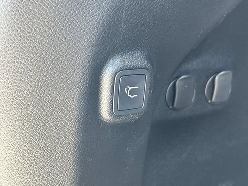 Used 2019 Jeep Cherokee High Altitude AWD/4WD image 12