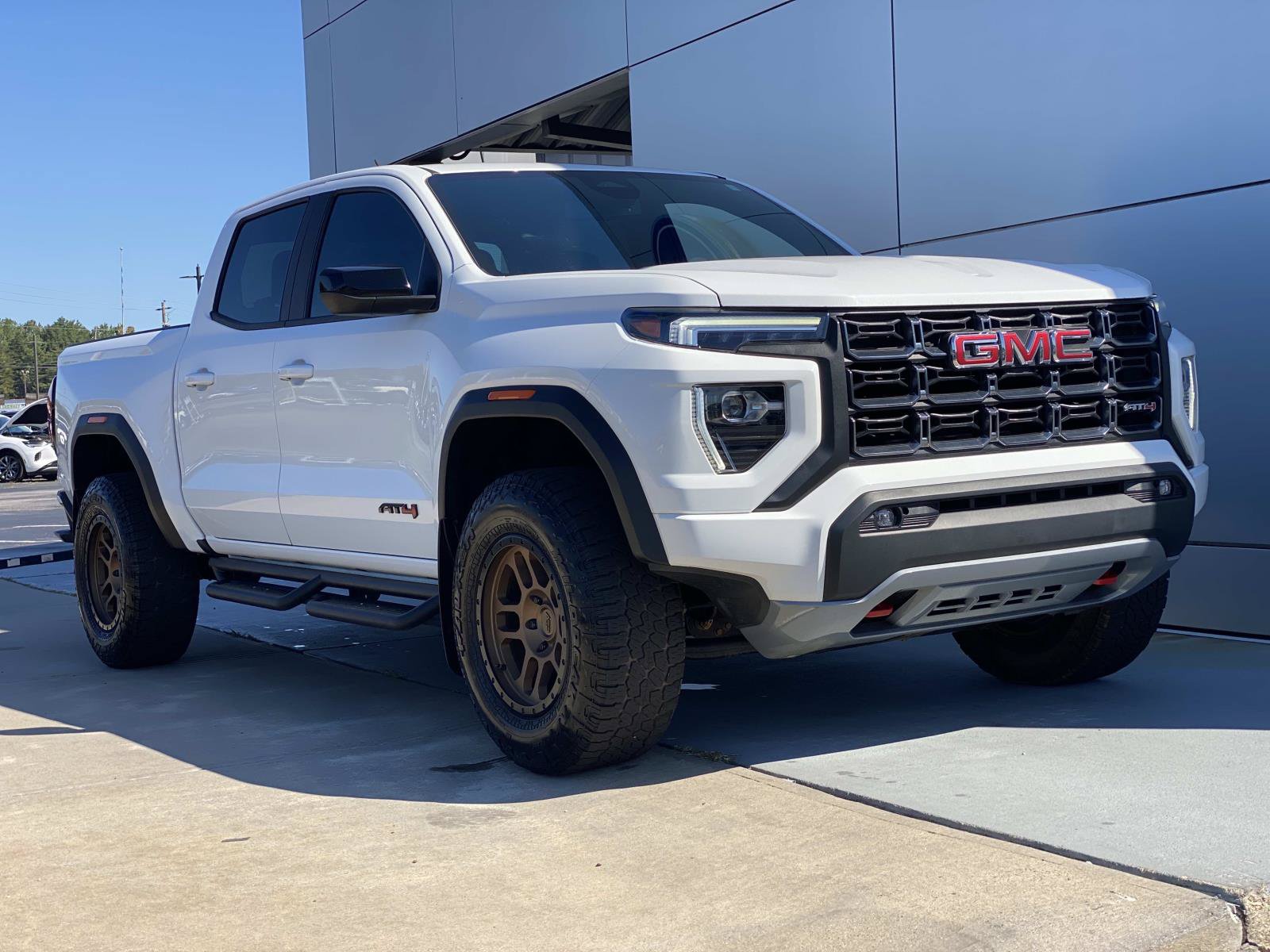 Used 2024 GMC Canyon AT4 w/ Canyon Safety Plus Package AWD/4WD image 2