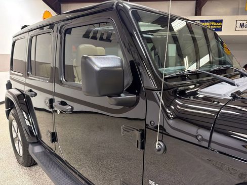 Used 2019 Jeep Wrangler Unlimited Sahara AWD/4WD image 43