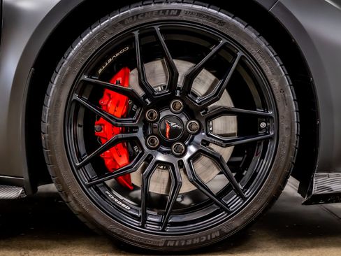 Used 2024 Chevrolet Corvette Z06 w/ Stealth Interior Trim Package RWD image 39