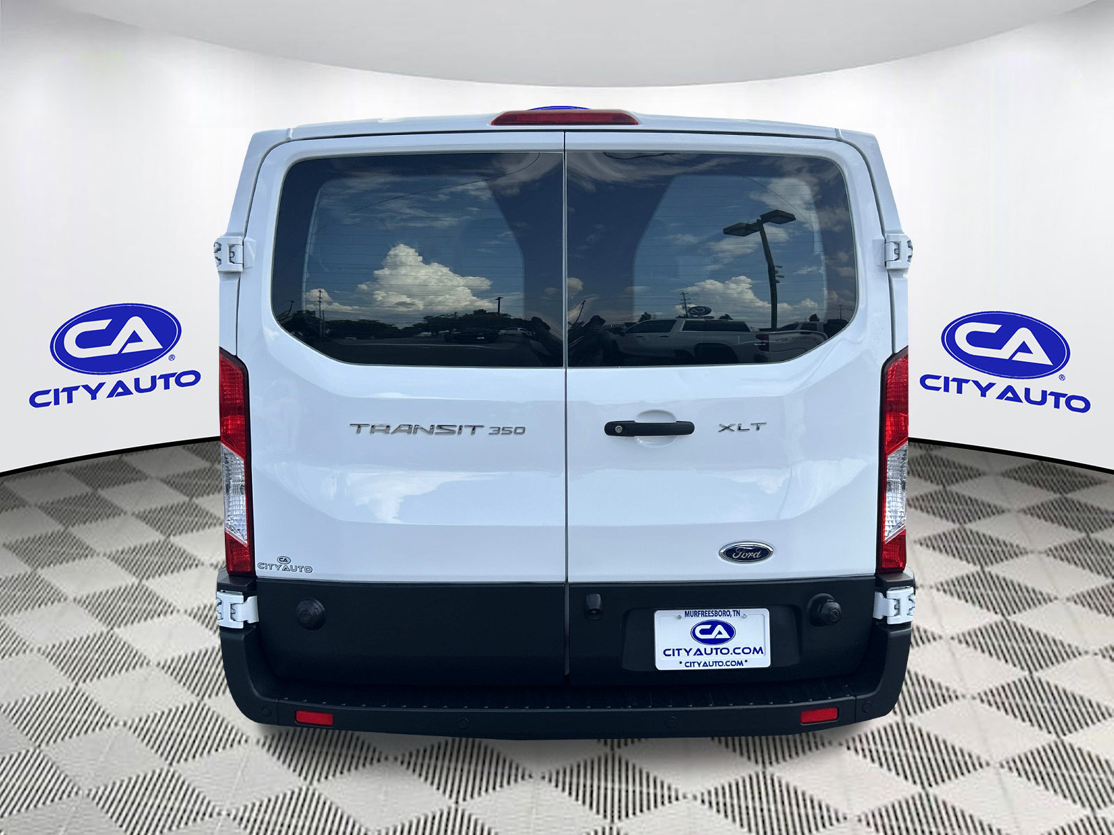 Used 2024 Ford Transit 350 XLT RWD image 5