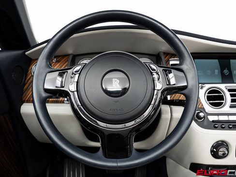 Used 2016 Rolls-Royce Dawn image 27