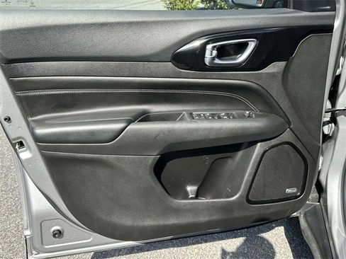 Used 2022 Jeep Compass Altitude w/ Sun and Sound Group image 31