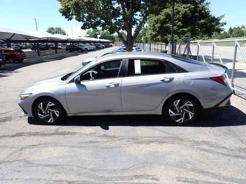 Used 2025 Hyundai Elantra Sport FWD image 2