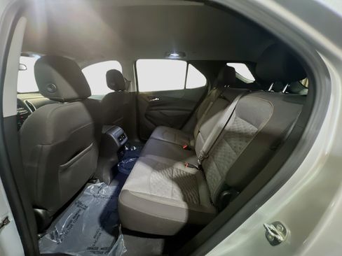 Used 2021 Chevrolet Equinox LT FWD image 16