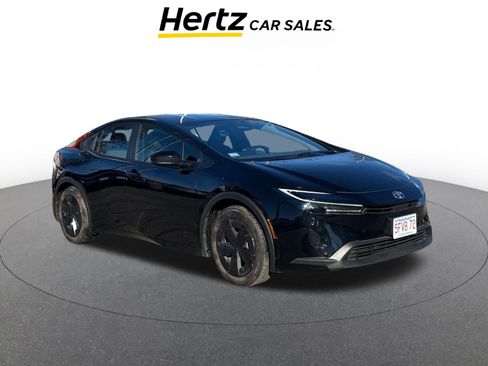 Used 2025 Toyota Prius LE image 1