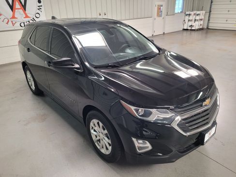 Used 2018 Chevrolet Equinox LT FWD image 11