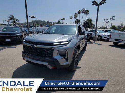 Certified 2025 Chevrolet Traverse Z71 AWD/4WD image 4