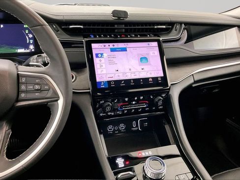 Used 2022 Jeep Grand Cherokee Limited 4xe w/ Luxury Tech Group II image 9