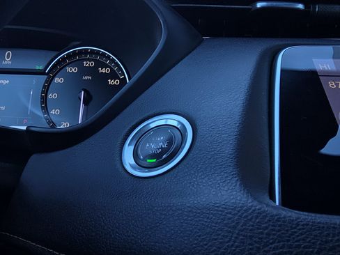 Used 2019 Cadillac XT4 Premium Luxury image 18