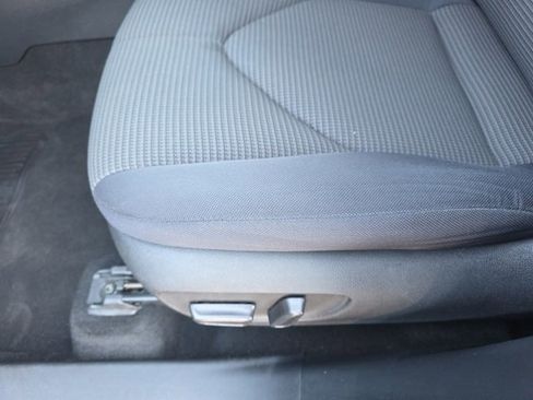 Used 2024 Toyota Highlander LE image 15