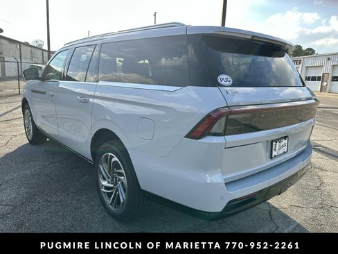New 2026 Lincoln Navigator L Reserve AWD/4WD image 5