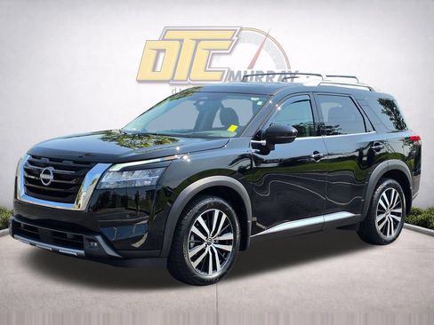 Used 2024 Nissan Pathfinder Platinum w/ Cargo Package AWD/4WD image 2