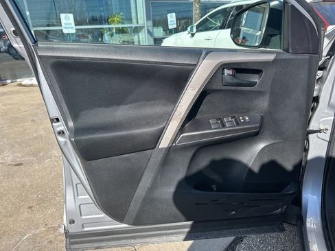 Used 2016 Toyota RAV4 LE image 13