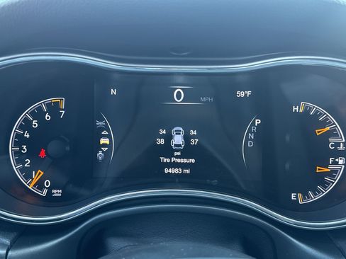 Used 2021 Jeep Grand Cherokee Laredo X image 15