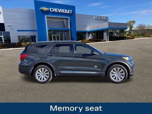 Used 2022 Ford Explorer King Ranch w/ Premium Technology Package image 10