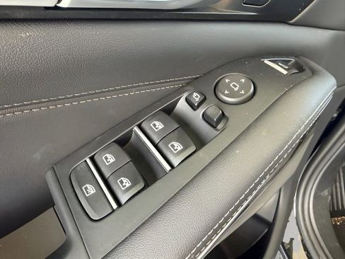 Used 2024 BMW X5 sDrive40i w/ Premium Package image 18