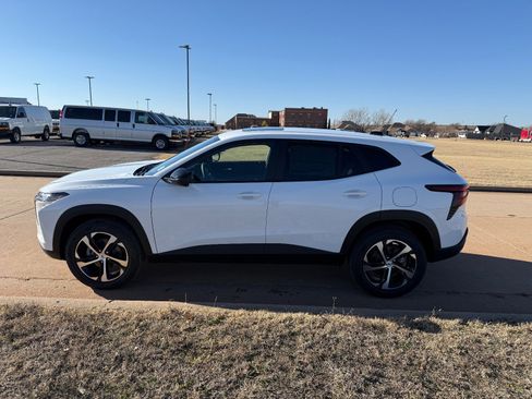 New 2026 Chevrolet Trax RS w/ Sunroof Package image 6