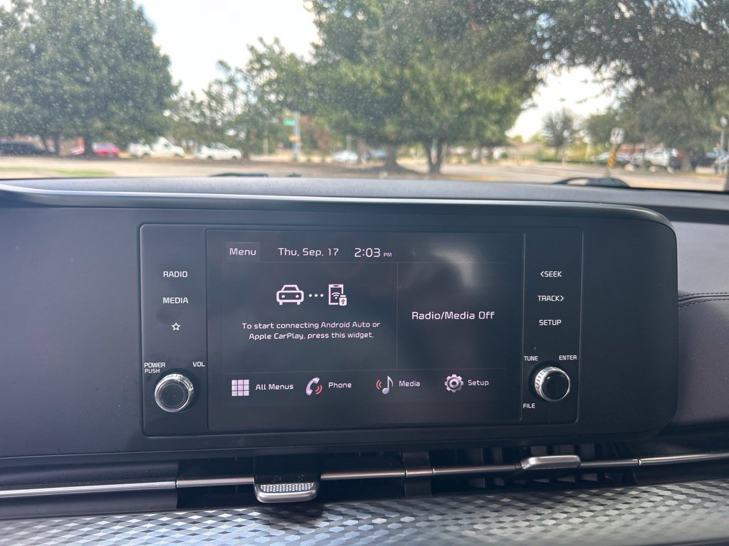 Used 2024 Kia Carnival LX FWD image 15