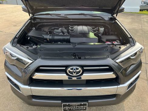 Used 2021 Toyota 4Runner Limited image 18