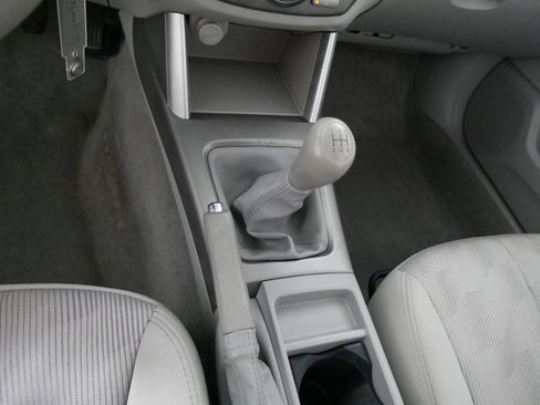 Used 2010 Subaru Forester 2.5X Premium image 24