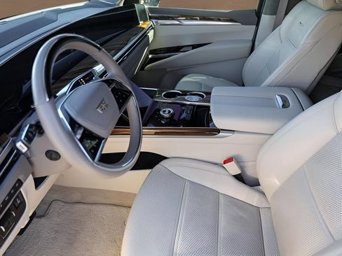 Used 2025 Cadillac Escalade Sport Platinum AWD/4WD image 9