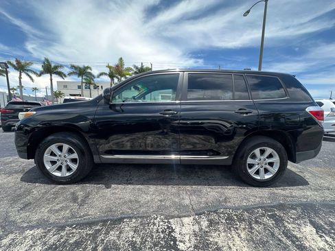 Used 2011 Toyota Highlander 4WD w/ Tow Pkg image 8