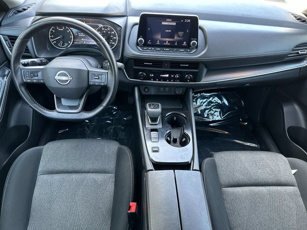 Used 2025 Nissan Rogue SV FWD image 12