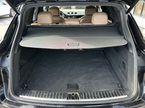 Used 2019 Porsche Cayenne image 24